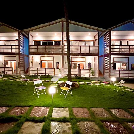 White Turtle Hotel 모르짐 외부 사진